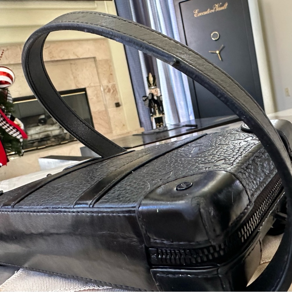 Louis Vuitton Soft Trunk Wallet/Crossbody - Picture 10 of 16
